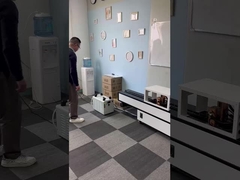 2 LED-Leuchten in einem Förderband